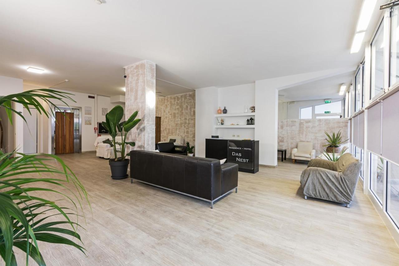 Residence Das Nest - Appartamenti A Pochi Passi Dal Mare Riccione Esterno foto
