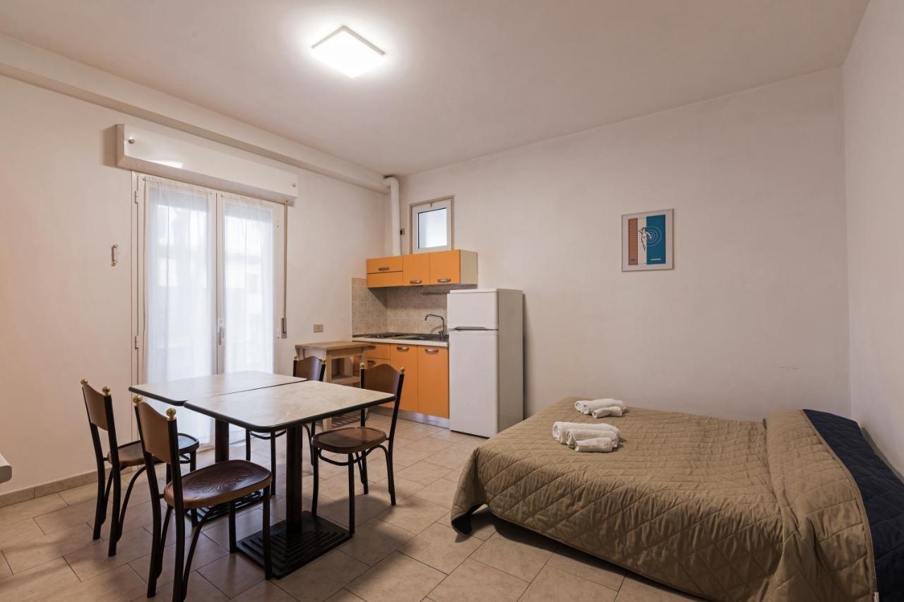 Residence Das Nest - Appartamenti A Pochi Passi Dal Mare Riccione Esterno foto