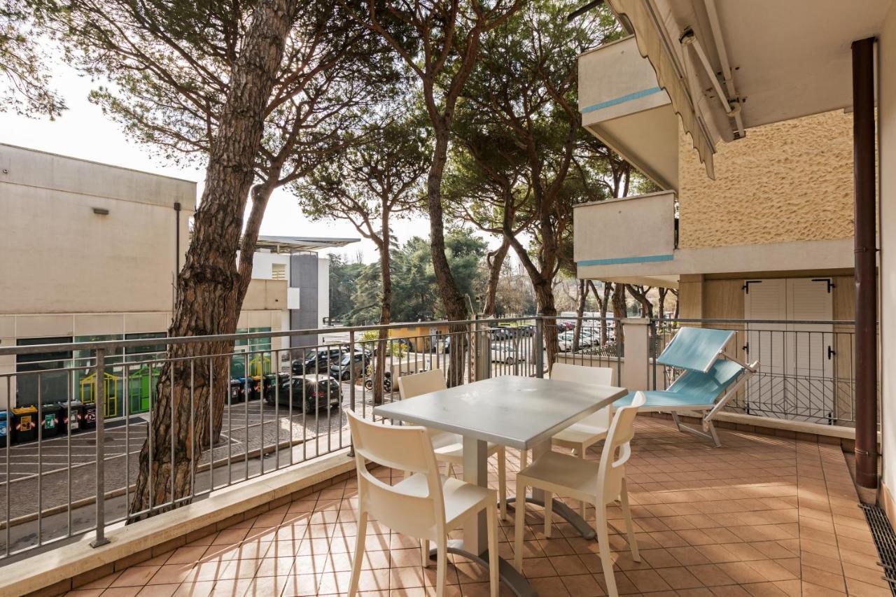Residence Das Nest - Appartamenti A Pochi Passi Dal Mare Riccione Esterno foto