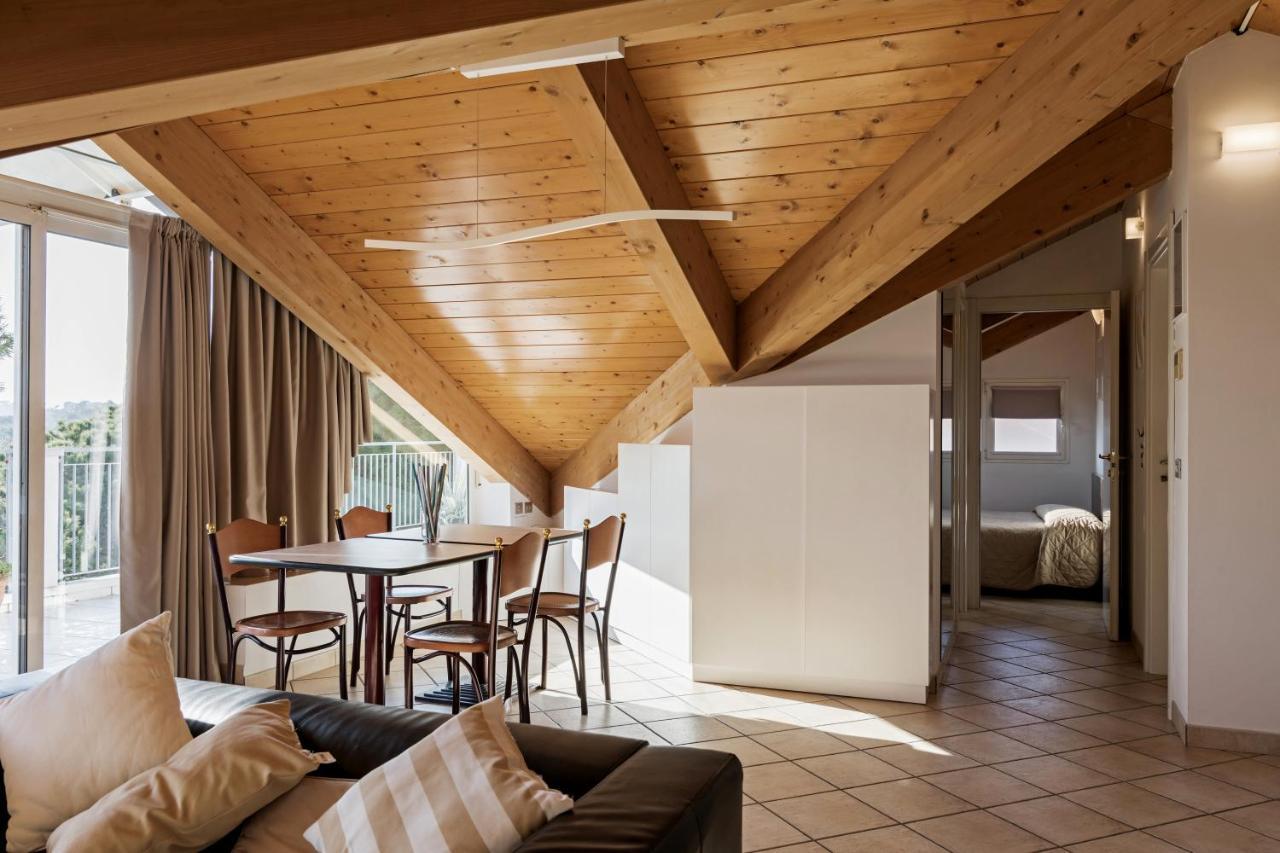 Residence Das Nest - Appartamenti A Pochi Passi Dal Mare Riccione Esterno foto