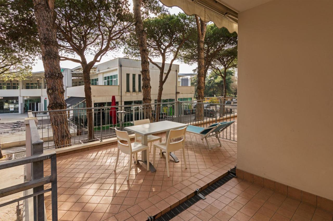 Residence Das Nest - Appartamenti A Pochi Passi Dal Mare Riccione Esterno foto