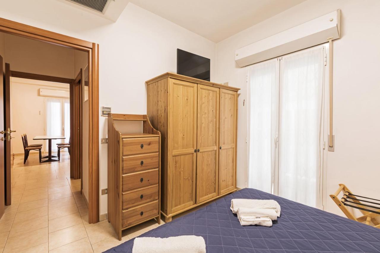 Residence Das Nest - Appartamenti A Pochi Passi Dal Mare Riccione Esterno foto