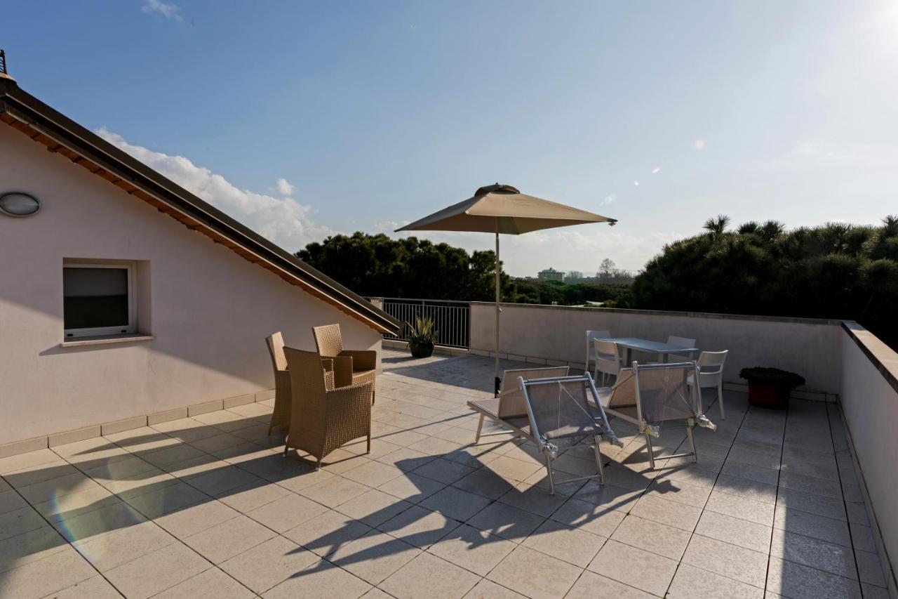 Residence Das Nest - Appartamenti A Pochi Passi Dal Mare Riccione Esterno foto