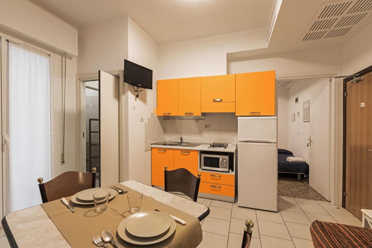 Residence Das Nest - Appartamenti A Pochi Passi Dal Mare Riccione Esterno foto