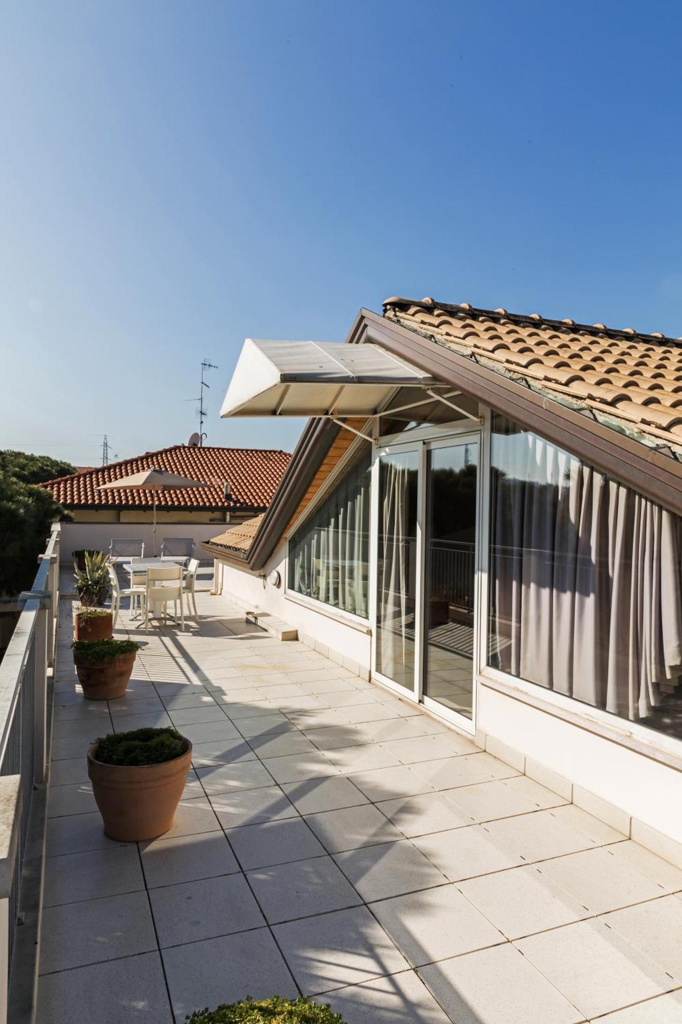 Residence Das Nest - Appartamenti A Pochi Passi Dal Mare Riccione Esterno foto