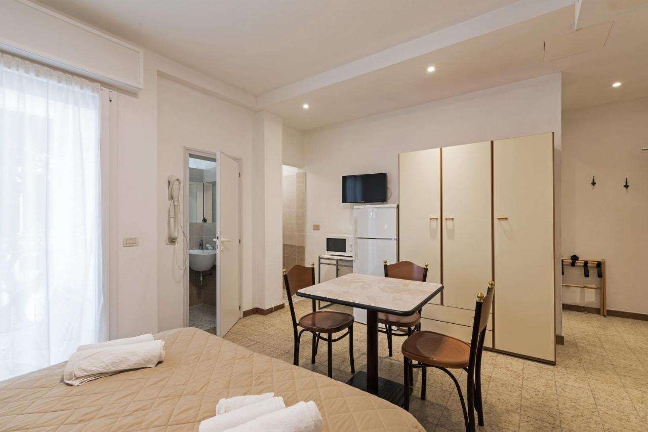 Residence Das Nest - Appartamenti A Pochi Passi Dal Mare Riccione Esterno foto