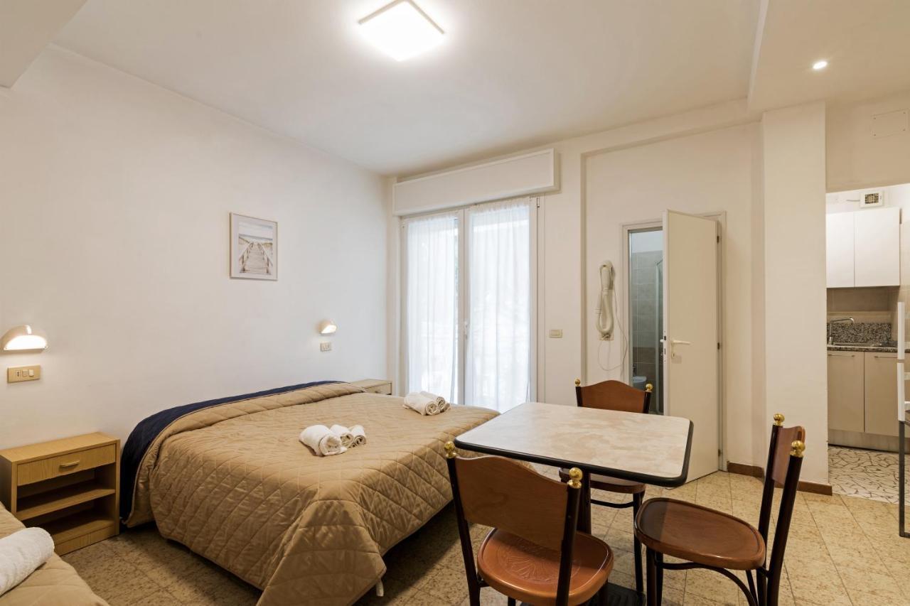Residence Das Nest - Appartamenti A Pochi Passi Dal Mare Riccione Esterno foto