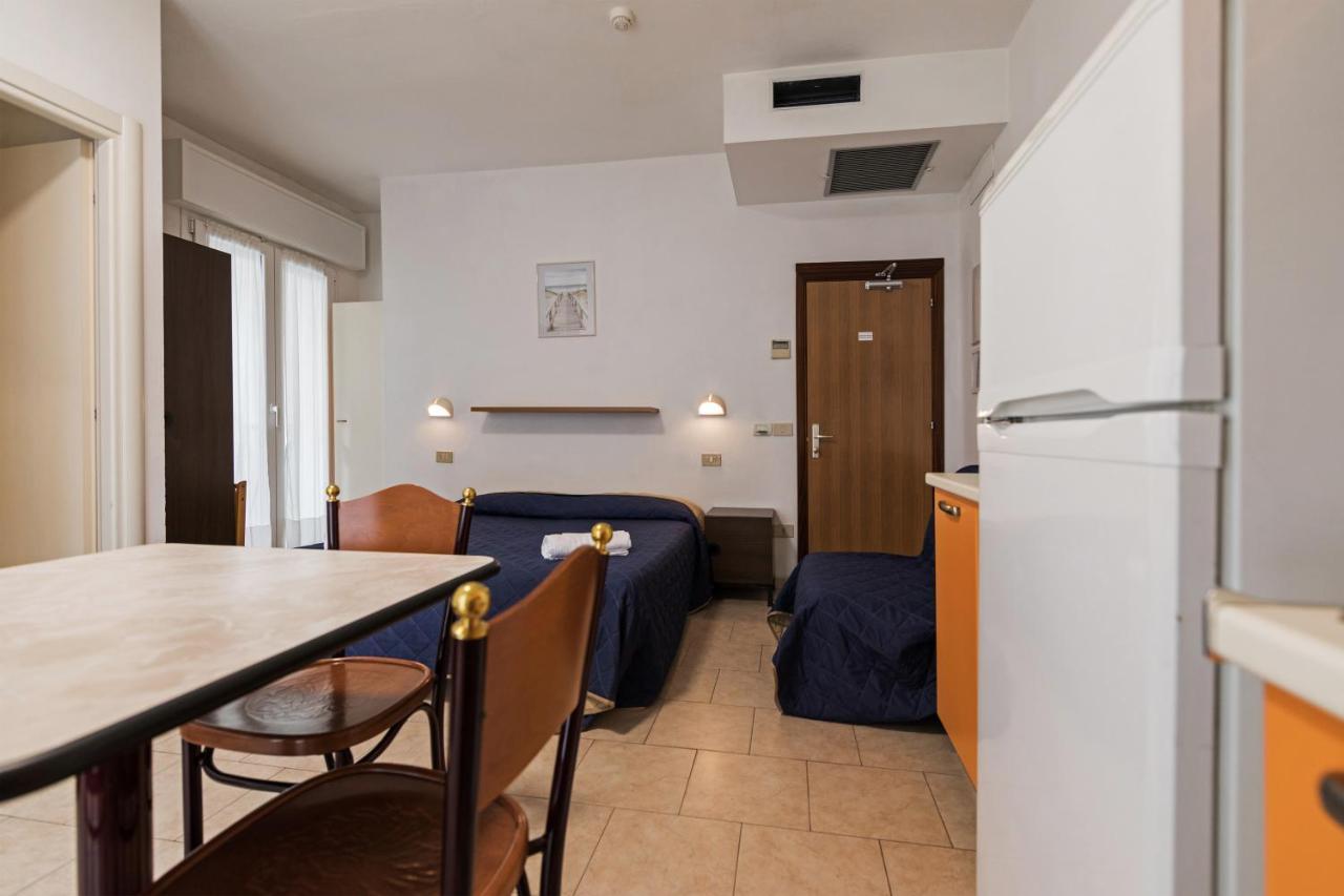 Residence Das Nest - Appartamenti A Pochi Passi Dal Mare Riccione Esterno foto