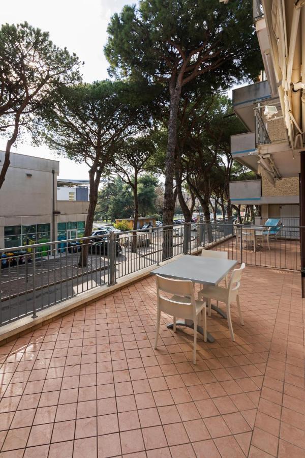 Residence Das Nest - Appartamenti A Pochi Passi Dal Mare Riccione Esterno foto
