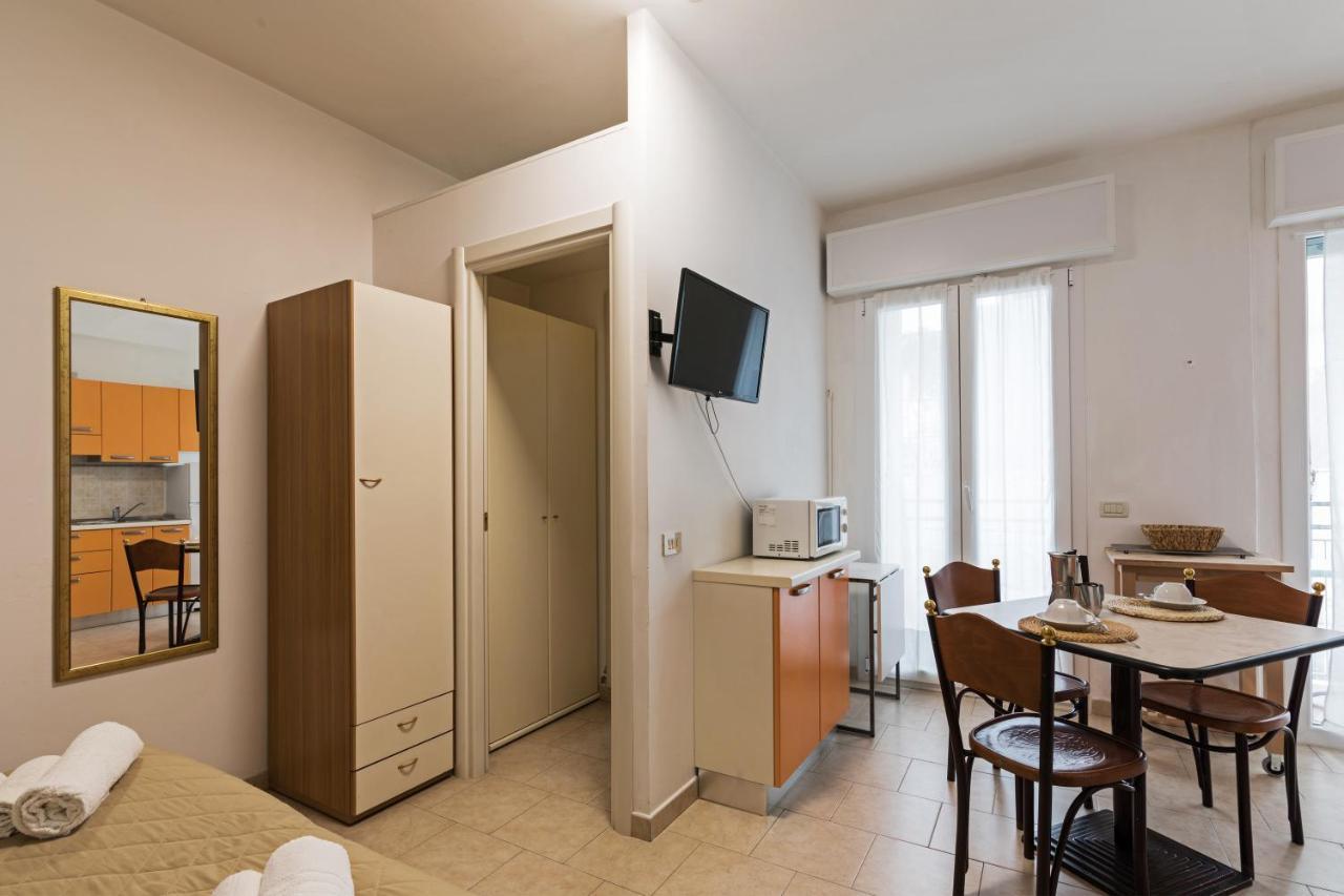Residence Das Nest - Appartamenti A Pochi Passi Dal Mare Riccione Esterno foto