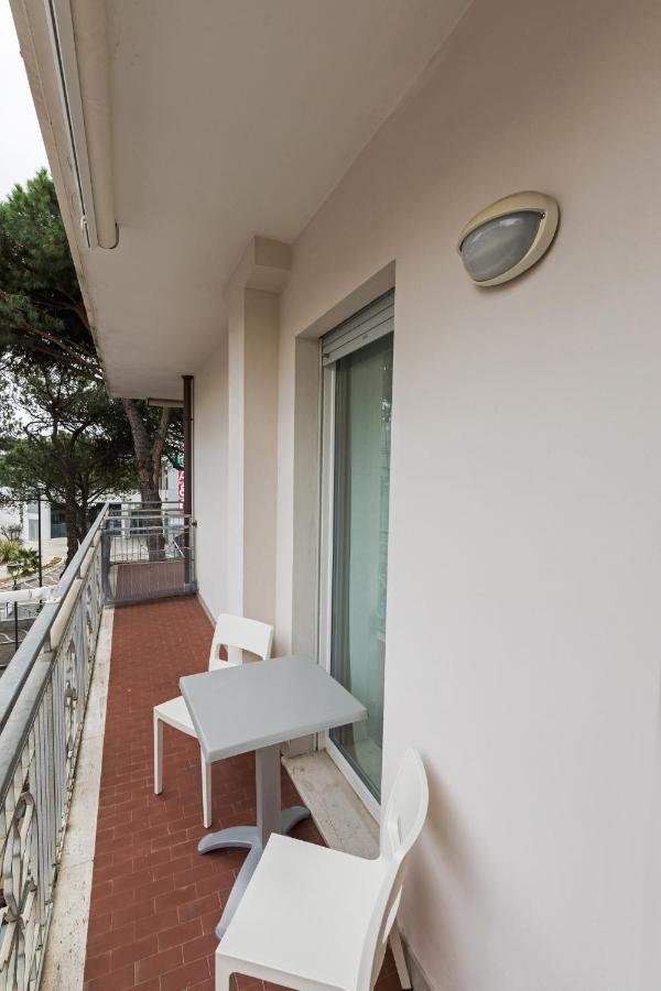 Residence Das Nest - Appartamenti A Pochi Passi Dal Mare Riccione Esterno foto