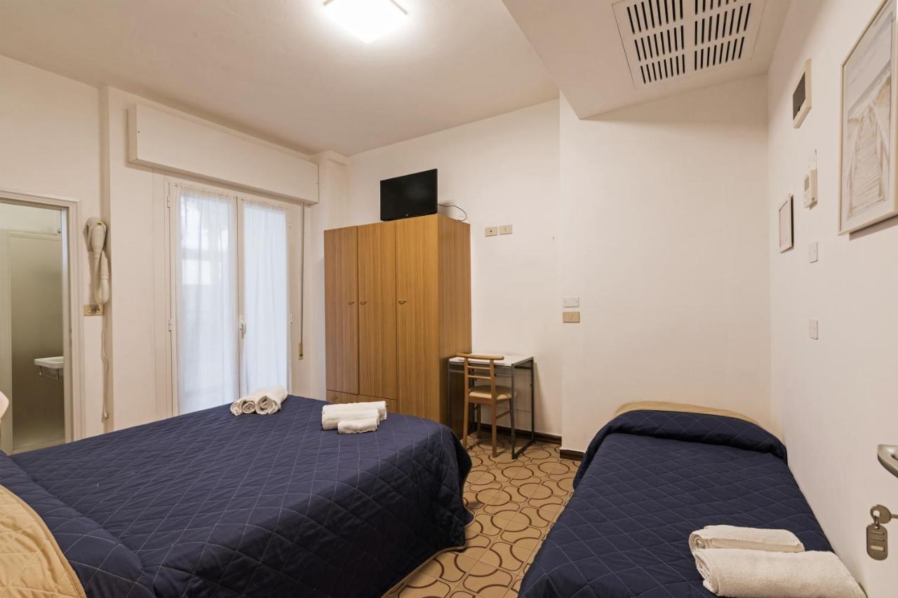 Residence Das Nest - Appartamenti A Pochi Passi Dal Mare Riccione Esterno foto