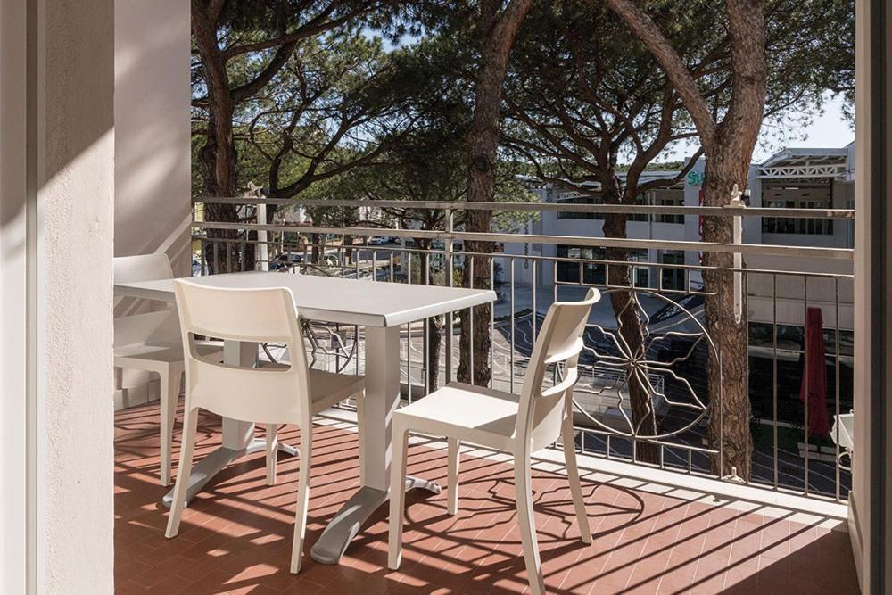 Residence Das Nest - Appartamenti A Pochi Passi Dal Mare Riccione Esterno foto