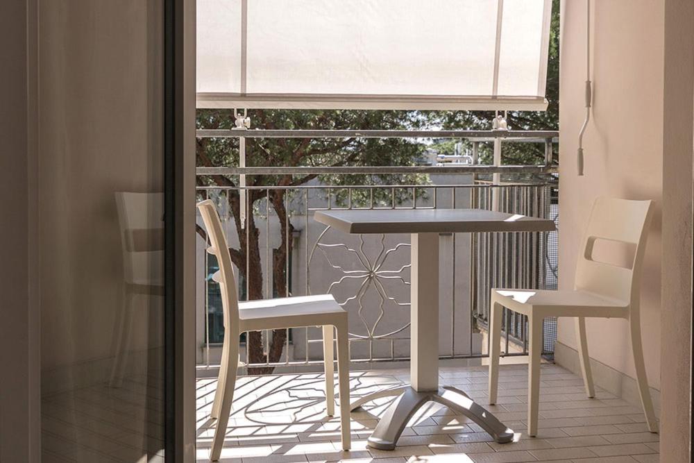 Residence Das Nest - Appartamenti A Pochi Passi Dal Mare Riccione Esterno foto