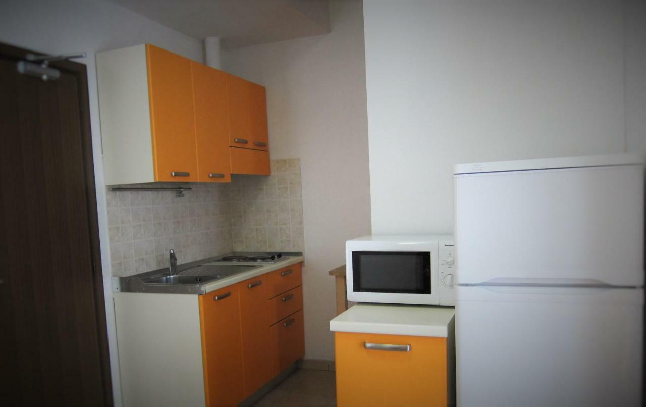 Residence Das Nest - Appartamenti A Pochi Passi Dal Mare Riccione Esterno foto