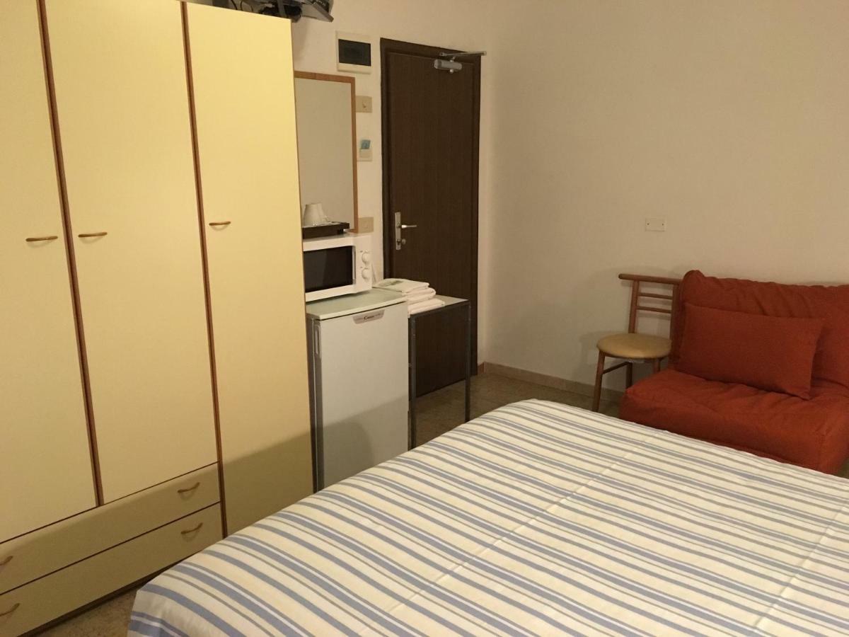 Residence Das Nest - Appartamenti A Pochi Passi Dal Mare Riccione Esterno foto