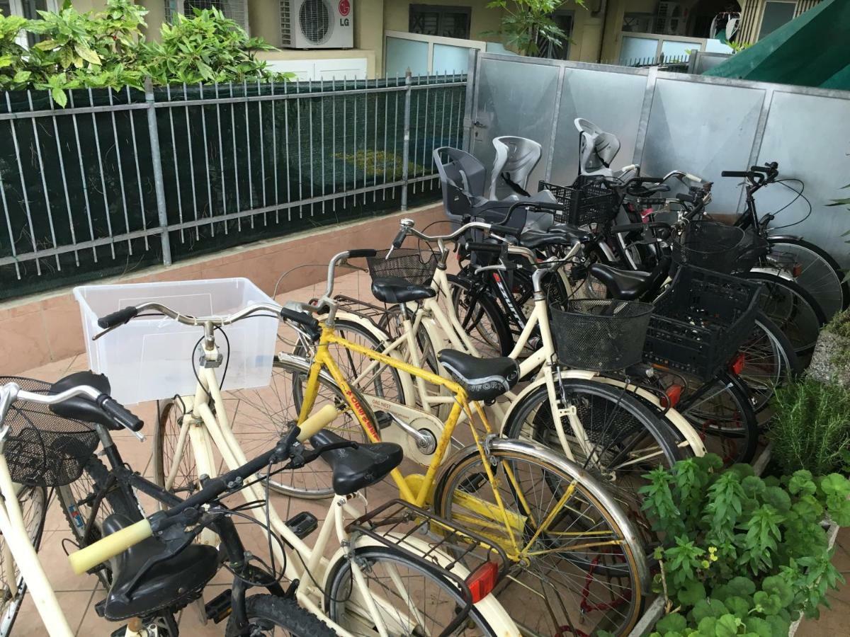 Residence Das Nest - Appartamenti A Pochi Passi Dal Mare Riccione Esterno foto