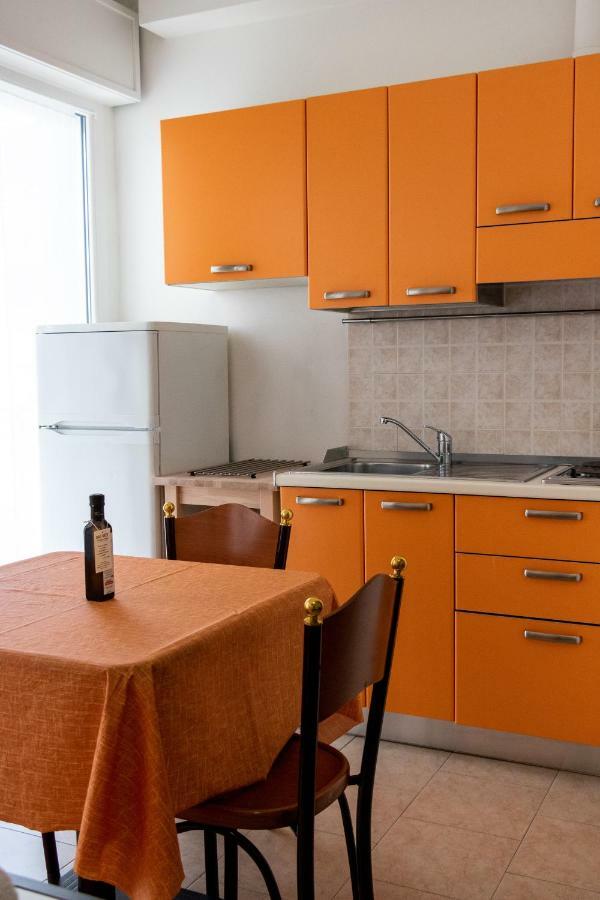 Residence Das Nest - Appartamenti A Pochi Passi Dal Mare Riccione Esterno foto